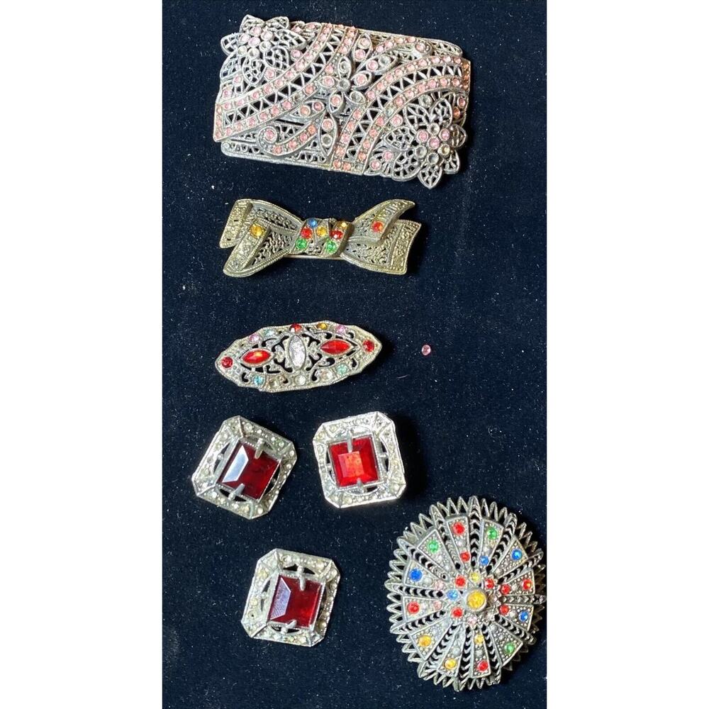 Qty 7 Vintage Rustic Elegant Brooches Pins & Charm Gemstones Women's Fashion LOT
